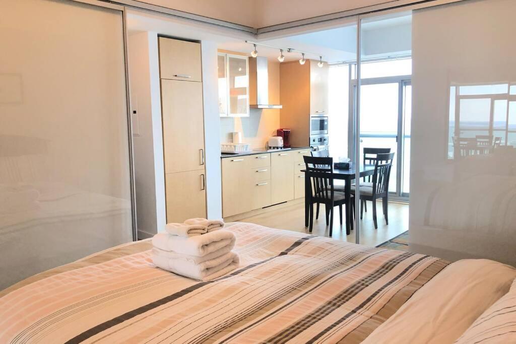 토론토 Magnificient View Next Cn Tower/Rogers/Union/Mtcc 아파트 외부 사진
