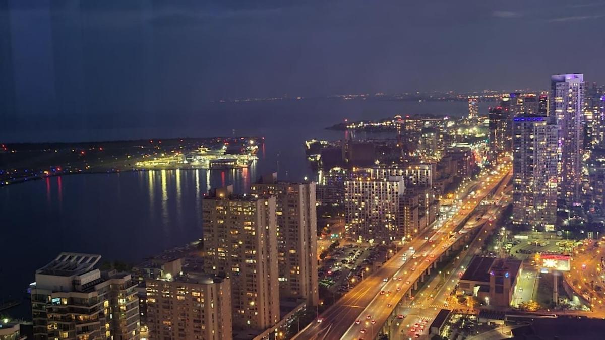 토론토 Magnificient View Next Cn Tower/Rogers/Union/Mtcc 아파트 외부 사진
