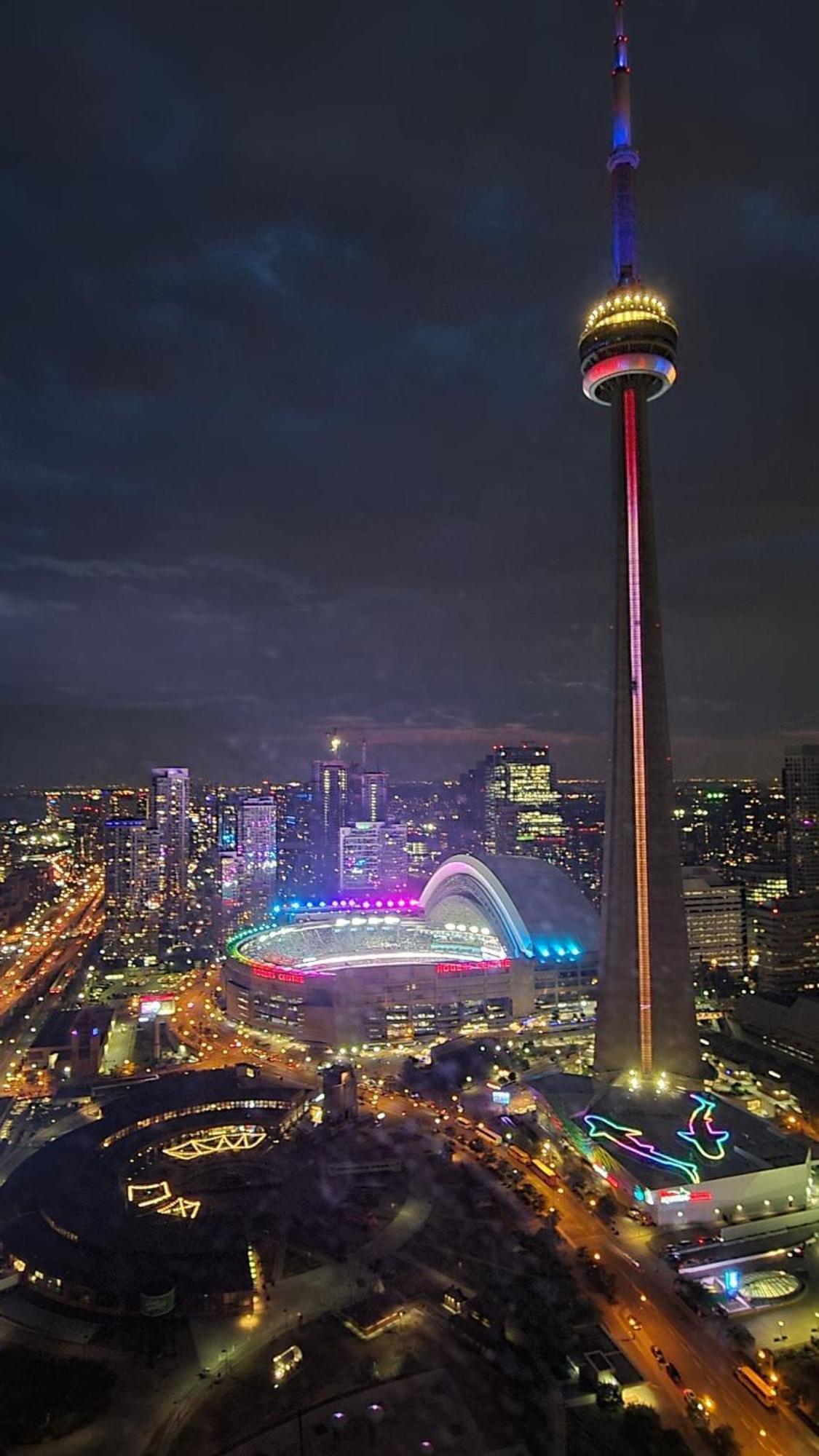 토론토 Magnificient View Next Cn Tower/Rogers/Union/Mtcc 아파트 외부 사진